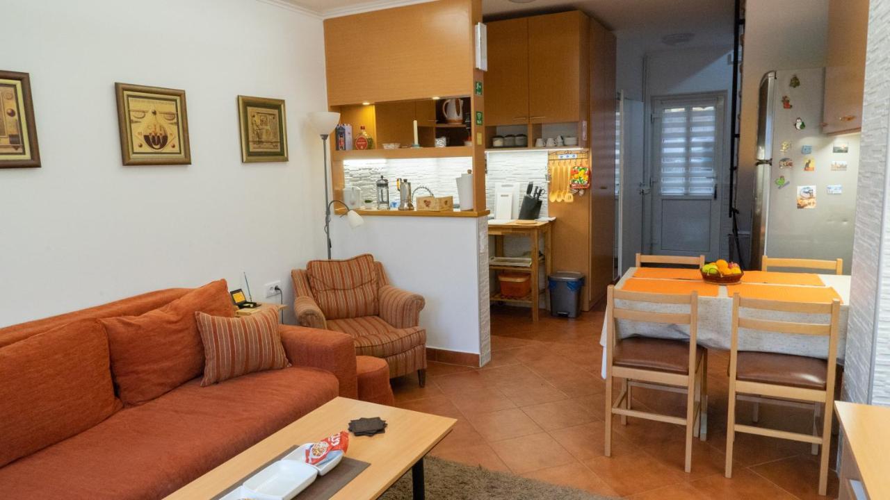 Apartment Akacija Gardens Белград Екстериор снимка