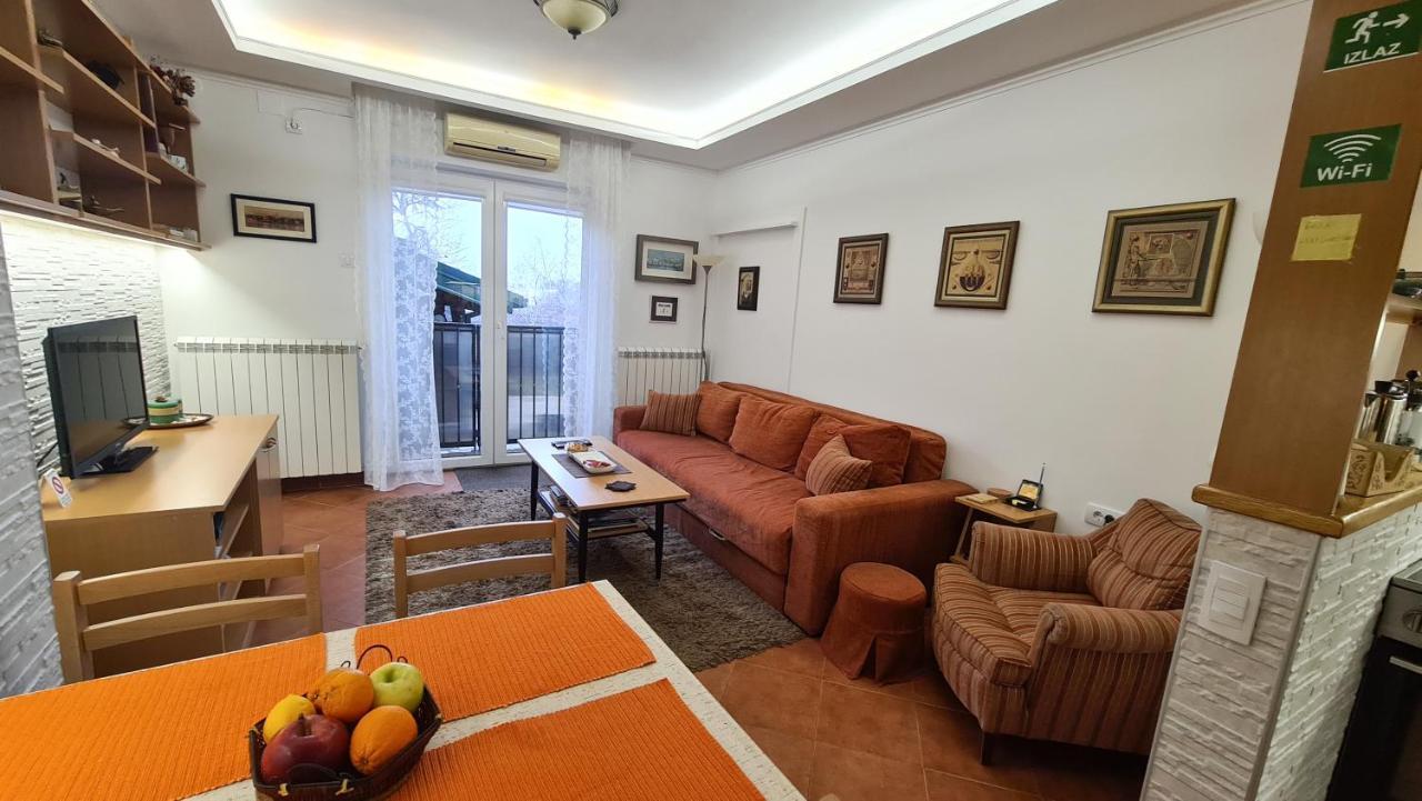 Apartment Akacija Gardens Белград Екстериор снимка
