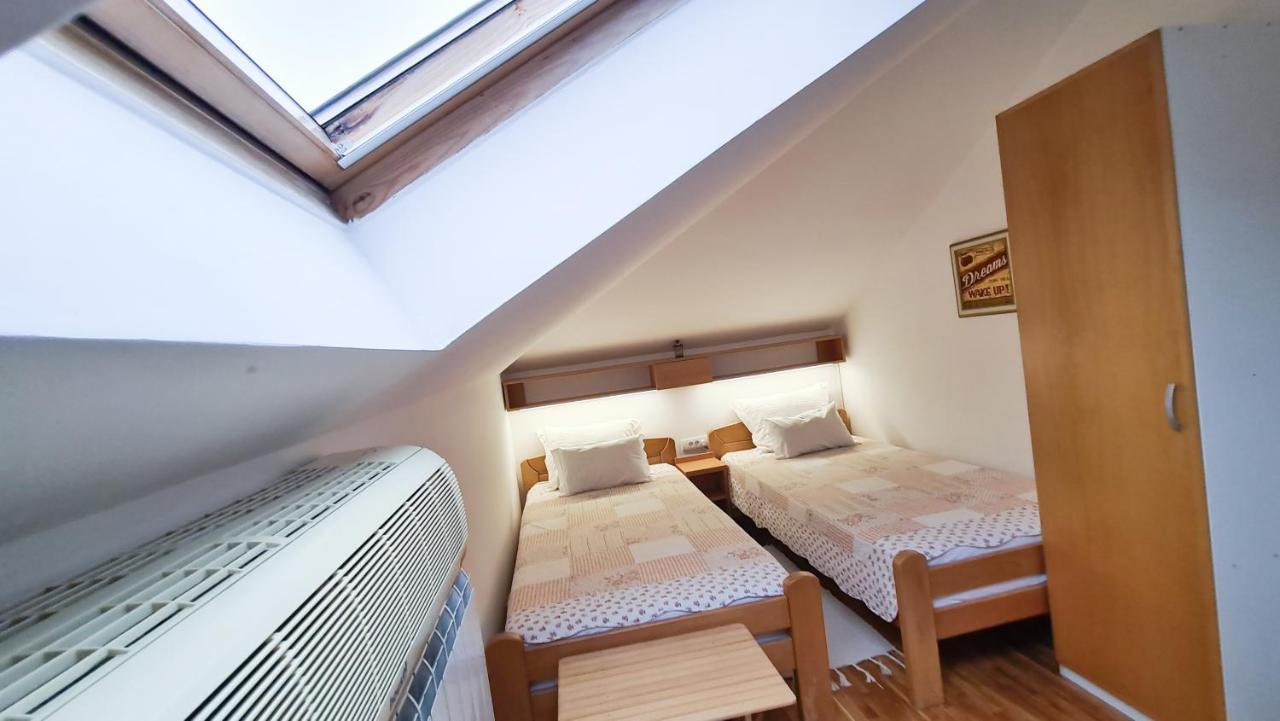 Apartment Akacija Gardens Белград Екстериор снимка