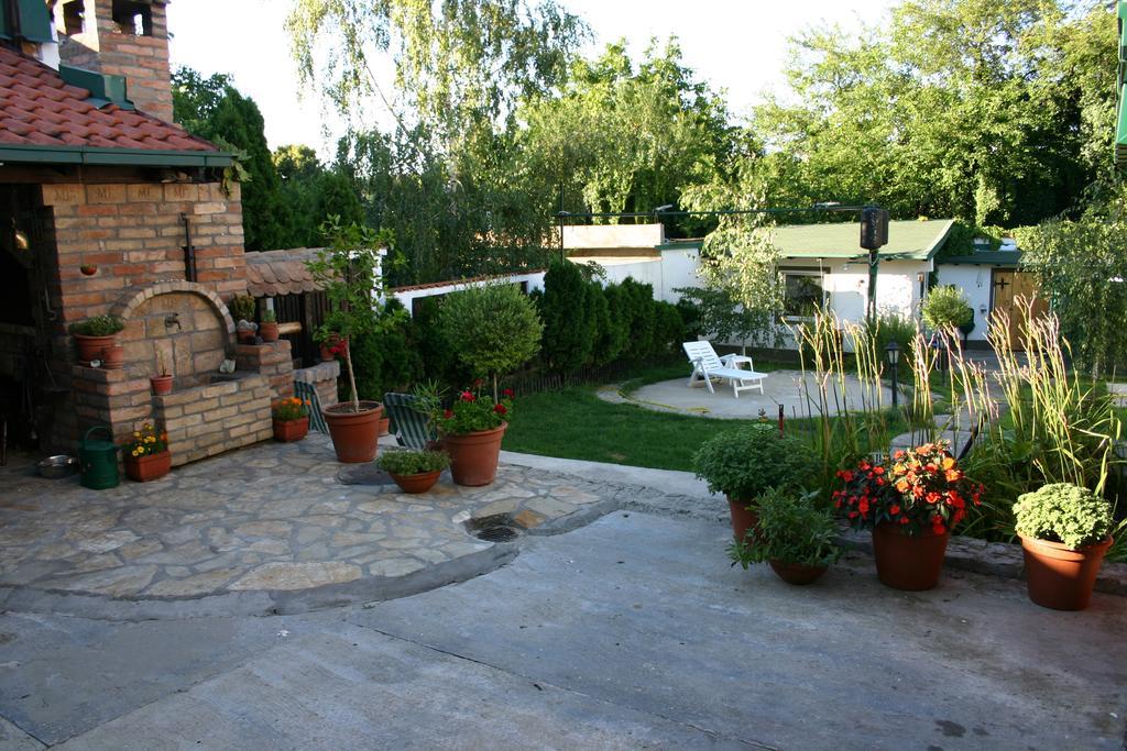 Apartment Akacija Gardens Белград Екстериор снимка